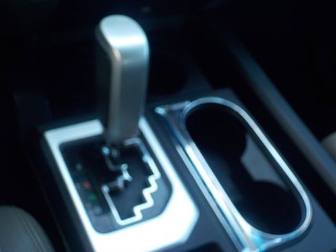 Used 2014 Toyota Tundra Limited w/ Limited Premium Package image 25