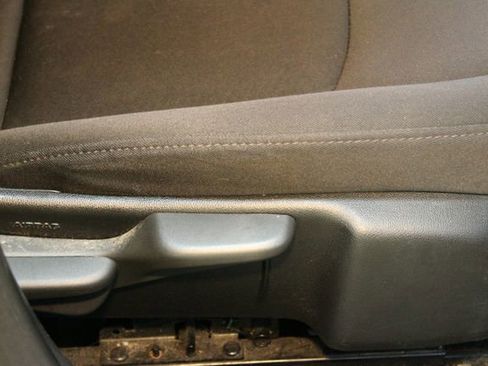 Used 2018 Chevrolet Malibu LT FWD image 12