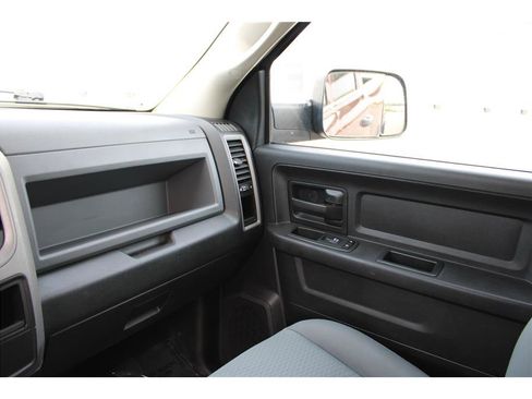 Used 2017 RAM 2500 Tradesman w/ Chrome Appearance Group image 32