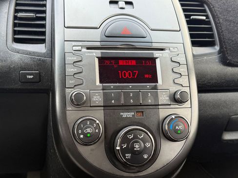 Used 2011 Kia Soul + image 30