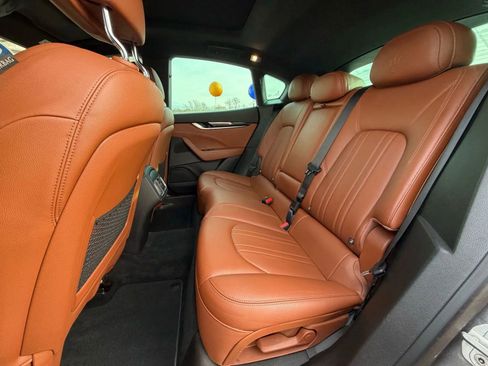 Used 2018 Maserati Levante image 31
