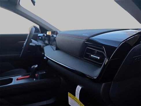 New 2026 Nissan Kicks SR image 13