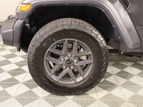 Used 2024 Jeep Wrangler Sport S image 17