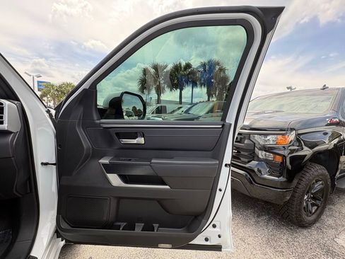 Used 2024 Toyota Tundra Platinum AWD/4WD image 28