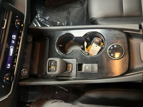 Used 2023 Nissan Rogue SV w/ SV Premium B Package AWD/4WD image 16
