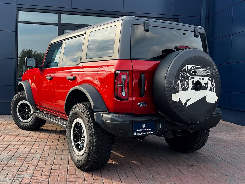 Used 2023 Ford Bronco Badlands AWD/4WD image 3
