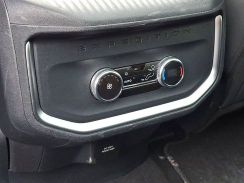 Used 2025 Ford Expedition Active AWD/4WD image 11