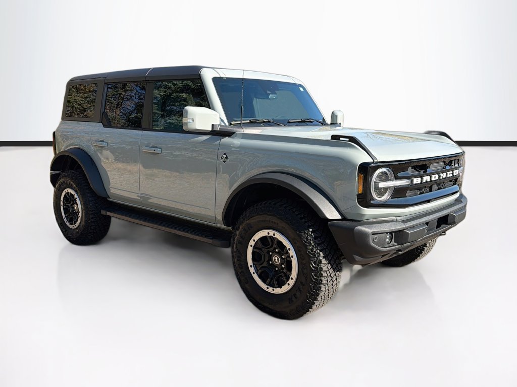 Used 2023 Ford Bronco Outer Banks w/ Sasquatch Package AWD/4WD image 3
