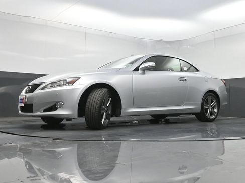 Used 2015 Lexus IS 250C w/ Navigation System Package RWD image 21