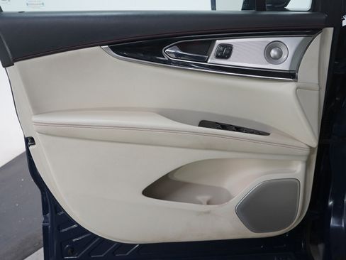 Used 2018 Lincoln MKX Black Label w/ Driver Assistance Package image 22