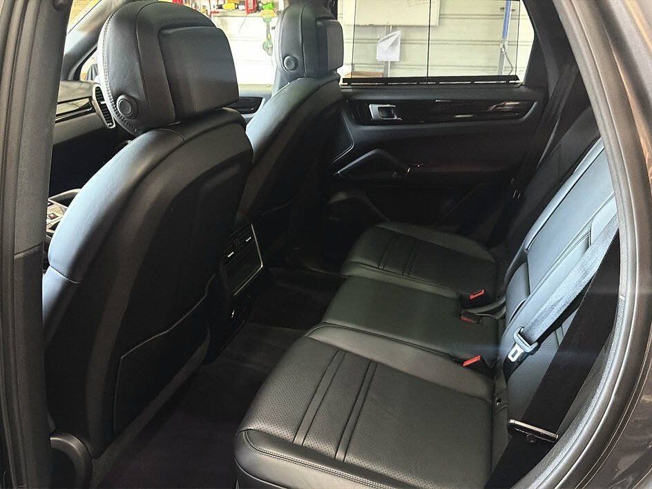 Used 2019 Porsche Cayenne AWD/4WD image 22