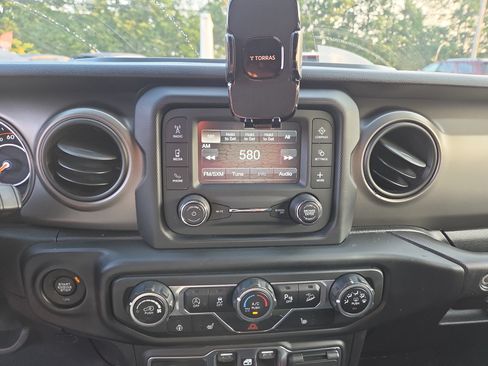 Used 2018 Jeep Wrangler Unlimited Sport S AWD/4WD image 27