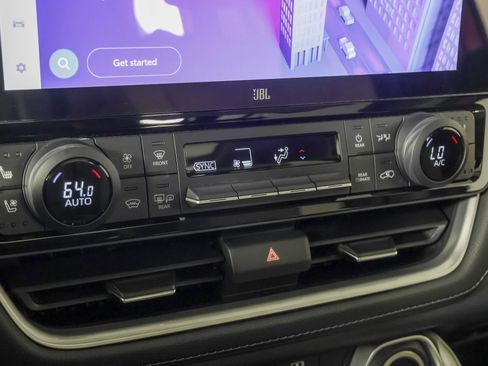 Used 2024 Toyota Grand Highlander AWD image 32