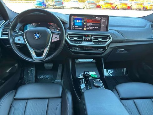 Used 2025 BMW X4 xDrive30i image 13