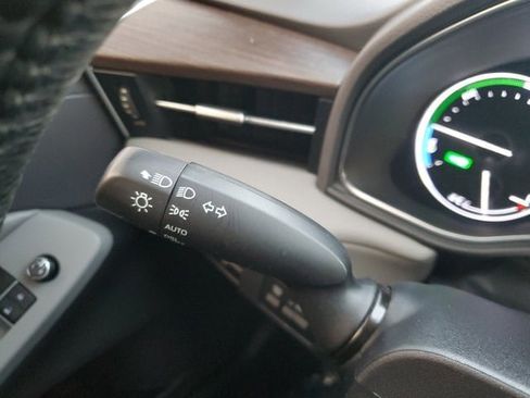 Used 2020 Toyota Avalon XLE w/ Moonroof Package image 27