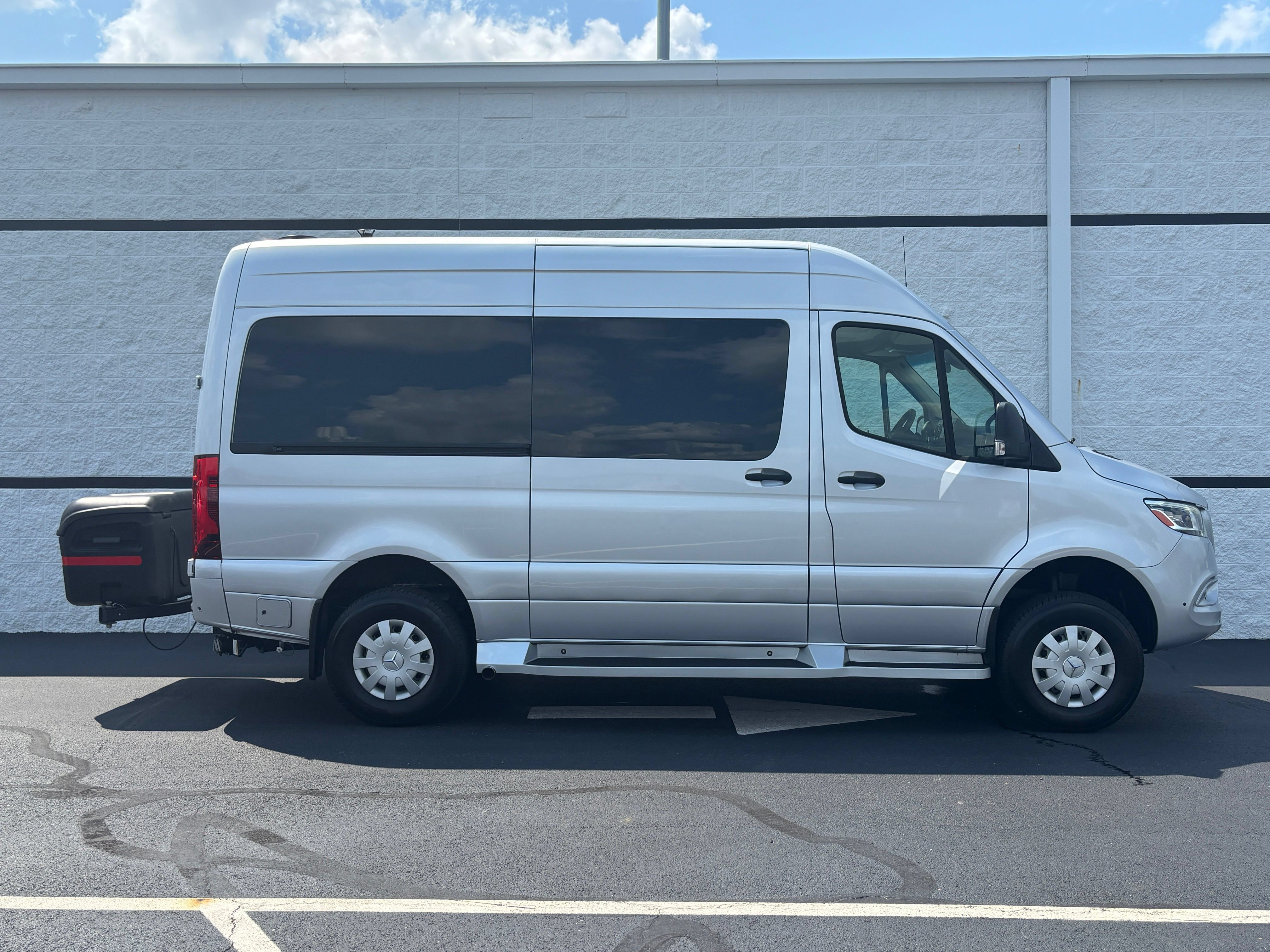 Used 2020 Mercedes-Benz Sprinter 2500 w/ Windows All Around Package image 8