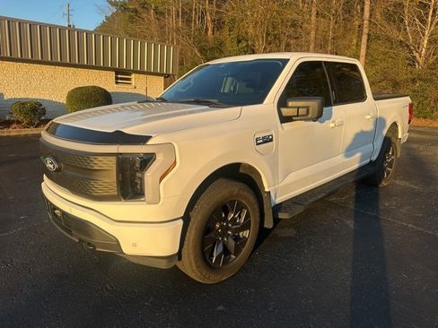 Used 2024 Ford F150 Lightning Flash image 3