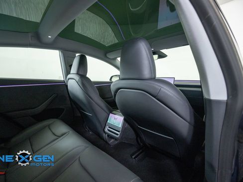 Used 2025 Tesla Model 3 Long Range AWD/4WD image 32
