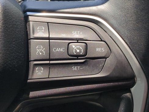Used 2021 Jeep Grand Cherokee L Laredo w/ Luxury Tech Group I RWD image 20