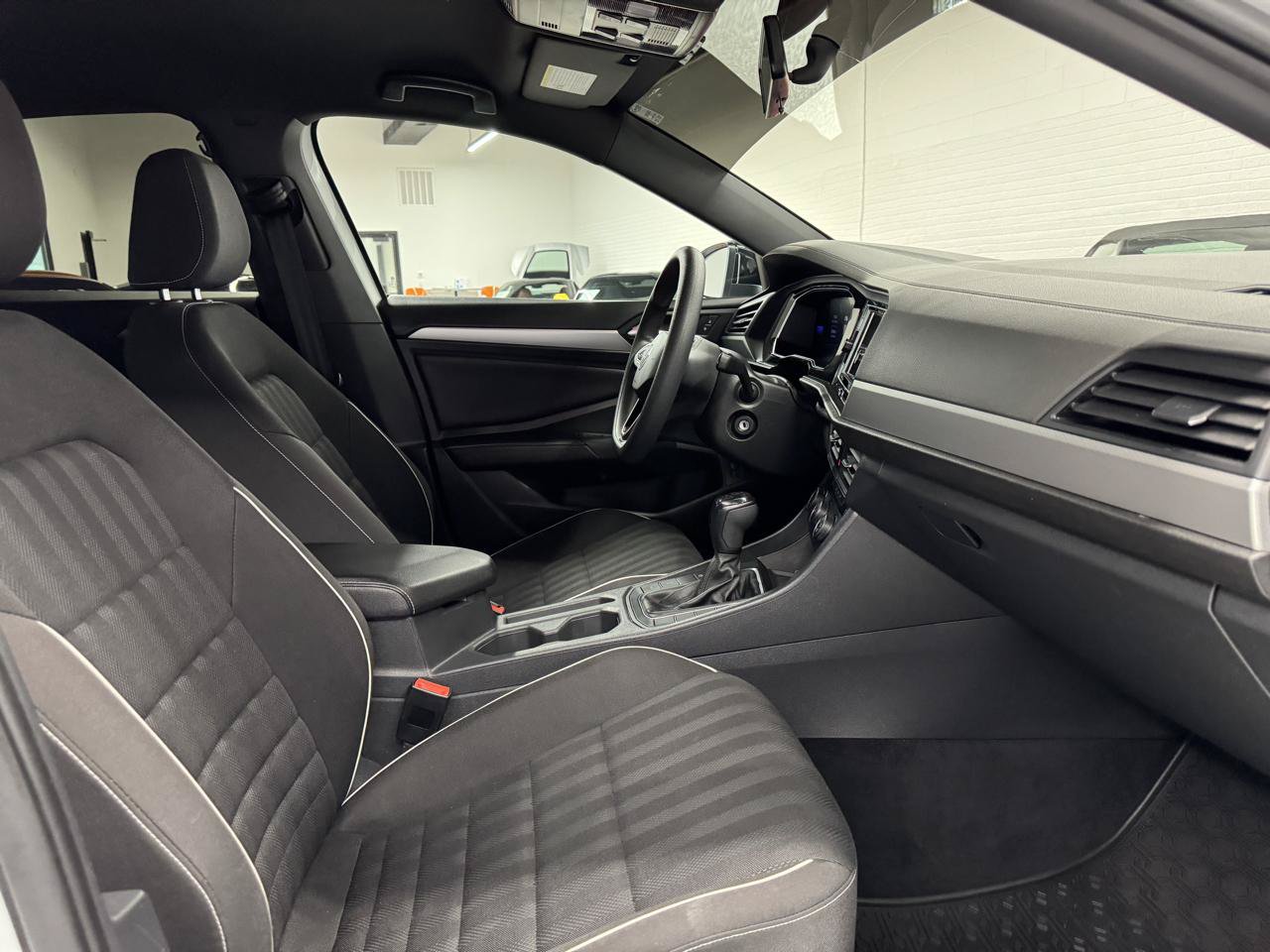 Used 2022 Volkswagen Jetta Sport FWD image 31