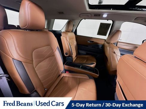 Used 2023 Nissan Pathfinder Platinum image 30
