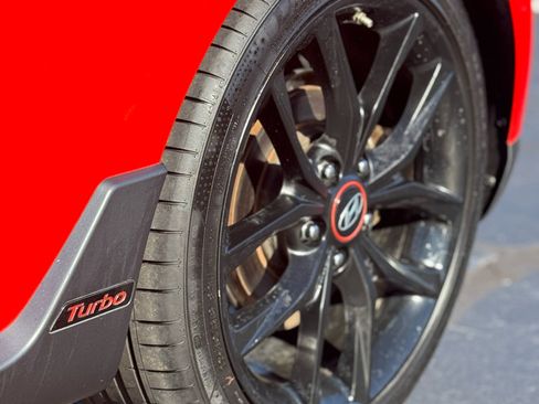 Used 2019 Hyundai Veloster Turbo R-Spec image 11