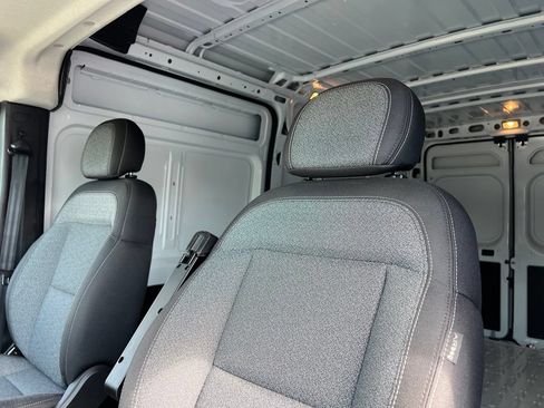 Used 2026 RAM ProMaster 2500 w/ Safety Group FWD image 9