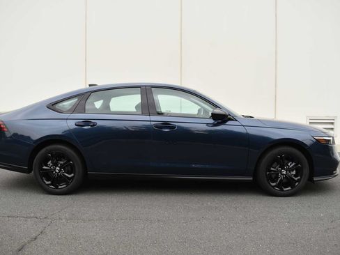 Used 2025 Honda Accord SE image 4