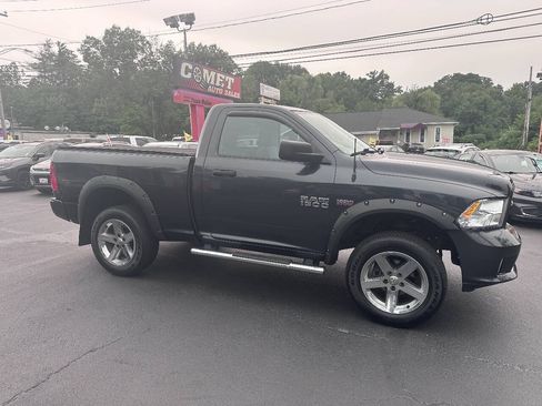 Used 2014 RAM 1500 Express AWD/4WD image 3