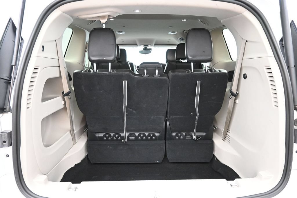Used 2024 Chrysler Pacifica Touring-L FWD image 27