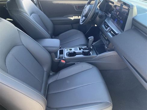 New 2026 Subaru Outback Limited XT AWD/4WD image 8