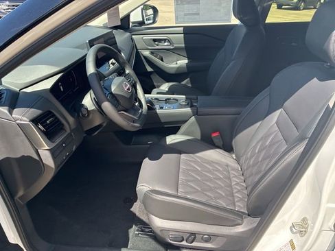 New 2026 Nissan Rogue Platinum AWD/4WD image 10