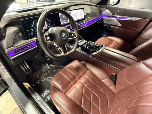 Used 2023 BMW 760i xDrive w/ Luxury Rear Seating Package image 12