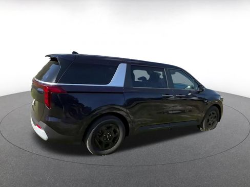 Used 2026 Kia Carnival FWD image 12