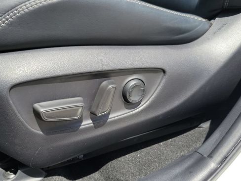 Used 2019 Toyota RAV4 Limited w/ Cold Weather Package FWD image 16