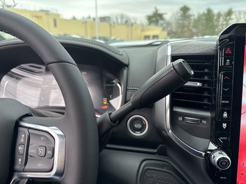 New 2026 RAM 2500 Laramie AWD/4WD image 15