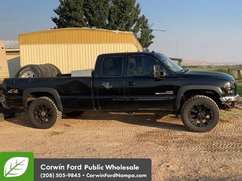 Used 2004 GMC Sierra 2500 SLE w/ Heavy-Duty Power Package AWD/4WD image 5
