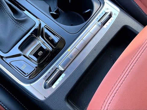 Certified 2025 Kia Carnival SX w/ SX Dark Edition Package image 33