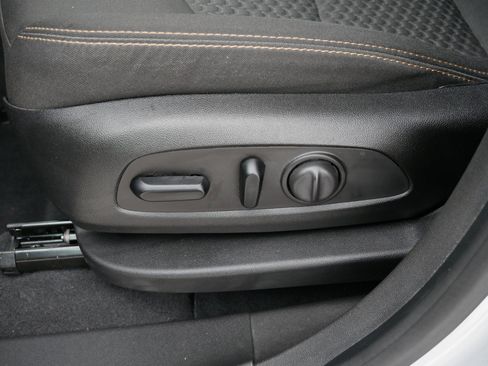 Used 2020 GMC Terrain SLE w/ Driver Convenience Package image 19