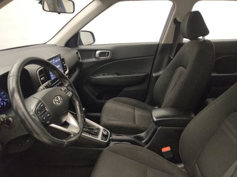 Used 2022 Hyundai Venue SEL w/ Cargo Package image 17