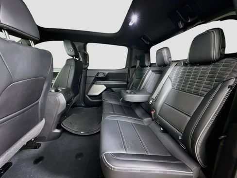 Used 2025 GMC Sierra EV Denali AWD/4WD image 28