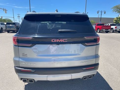 Used 2026 GMC Acadia Elevation w/ Elevation Premium Package FWD image 12