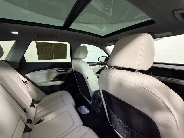 Used 2025 Audi Q5 Premium Plus w/ Premium Plus AWD/4WD image 27