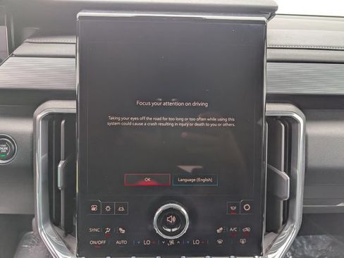 Used 2026 GMC Acadia Elevation w/ Elevation Premium Package AWD/4WD image 19
