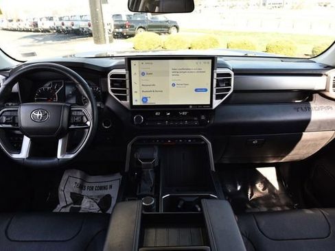 Used 2022 Toyota Tundra SR5 w/ SR5 Premium Package image 8
