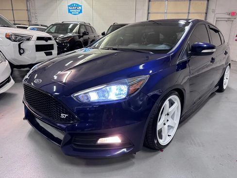 Used 2017 Ford Focus ST FWD image 7