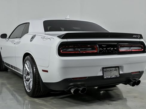 Used 2017 Dodge Challenger SRT Hellcat image 10