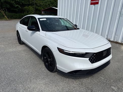 Used 2025 Honda Accord SE image 1