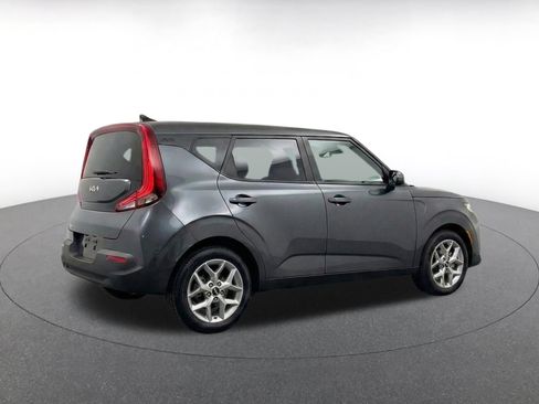 Used 2025 Kia Soul LX w/ LX Technology Package FWD image 9