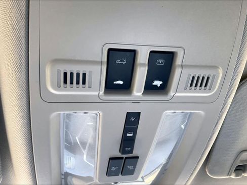 Used 2014 Cadillac SRX Performance image 31